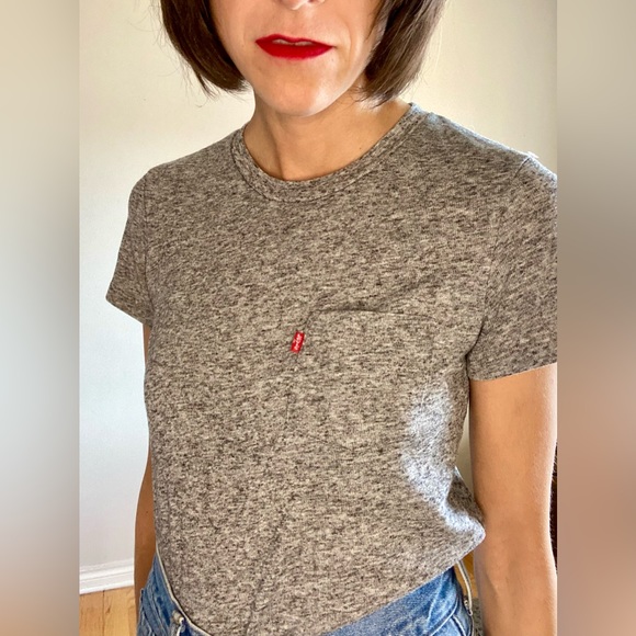 Levi’s Classic Pocket T-shirt - Picture 7 of 12